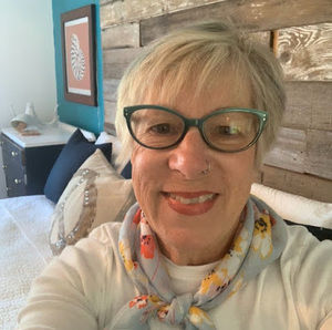 Meet your Posher, Holly